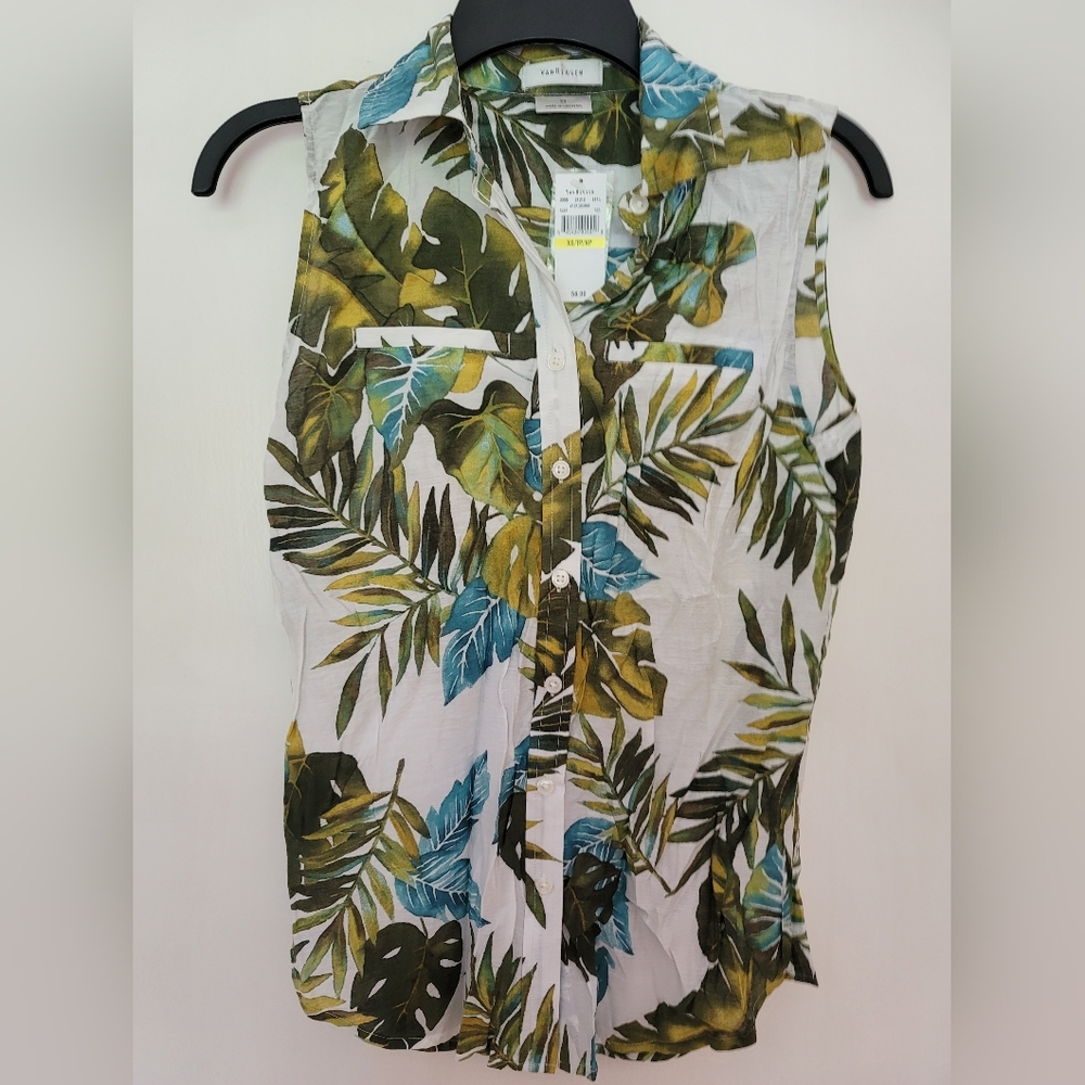 Van Heusen Women's buttondown sleeveless Blouse